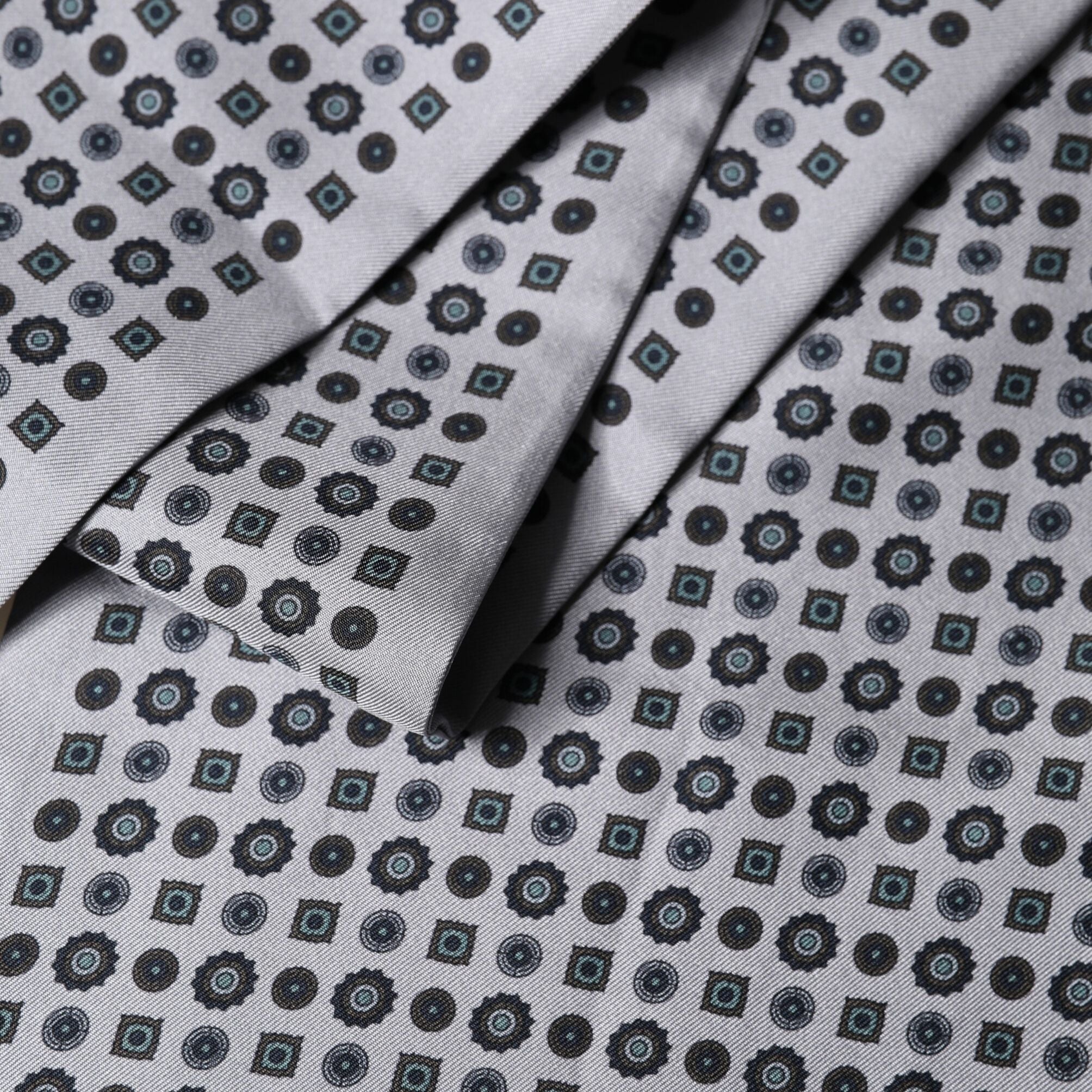 Dolce & Gabbana Grey Silk Geometric Print Pattern Fringe 140cm X 18cm Scarf