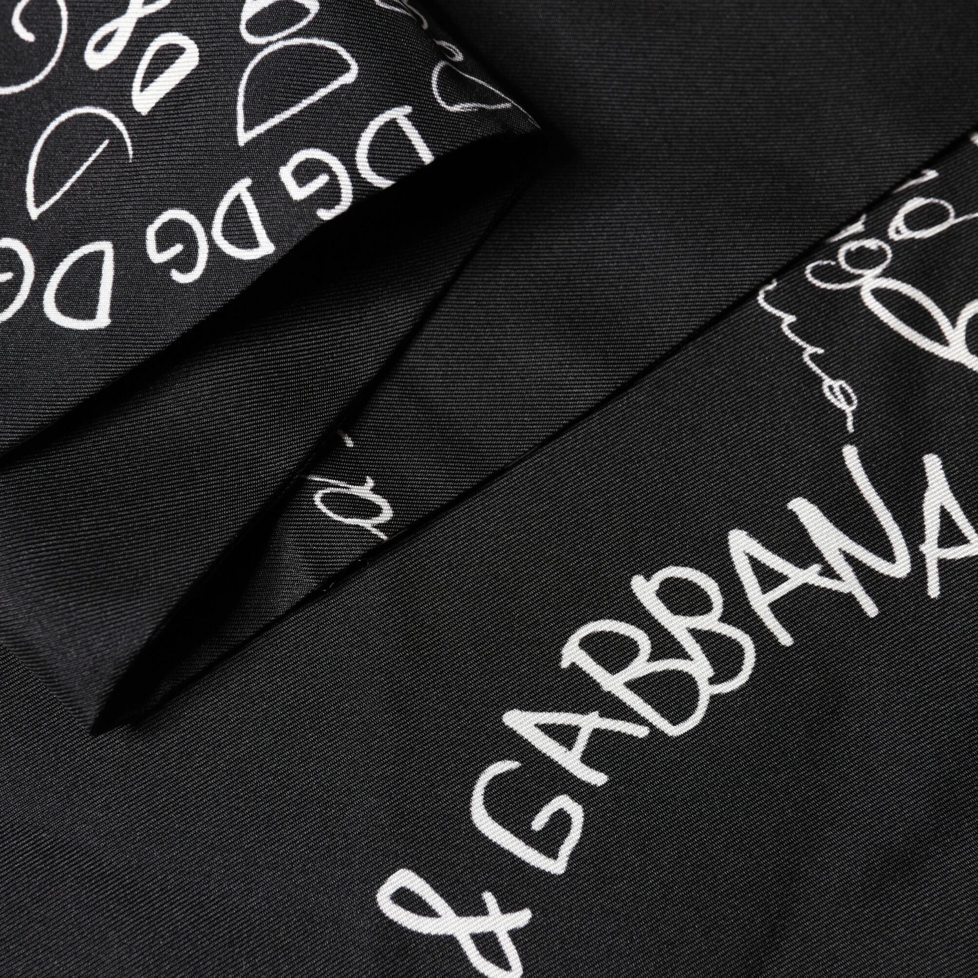 Dolce & Gabbana Black Logo Script Print Sik Foulard 137.5cm X 15cm Scarf