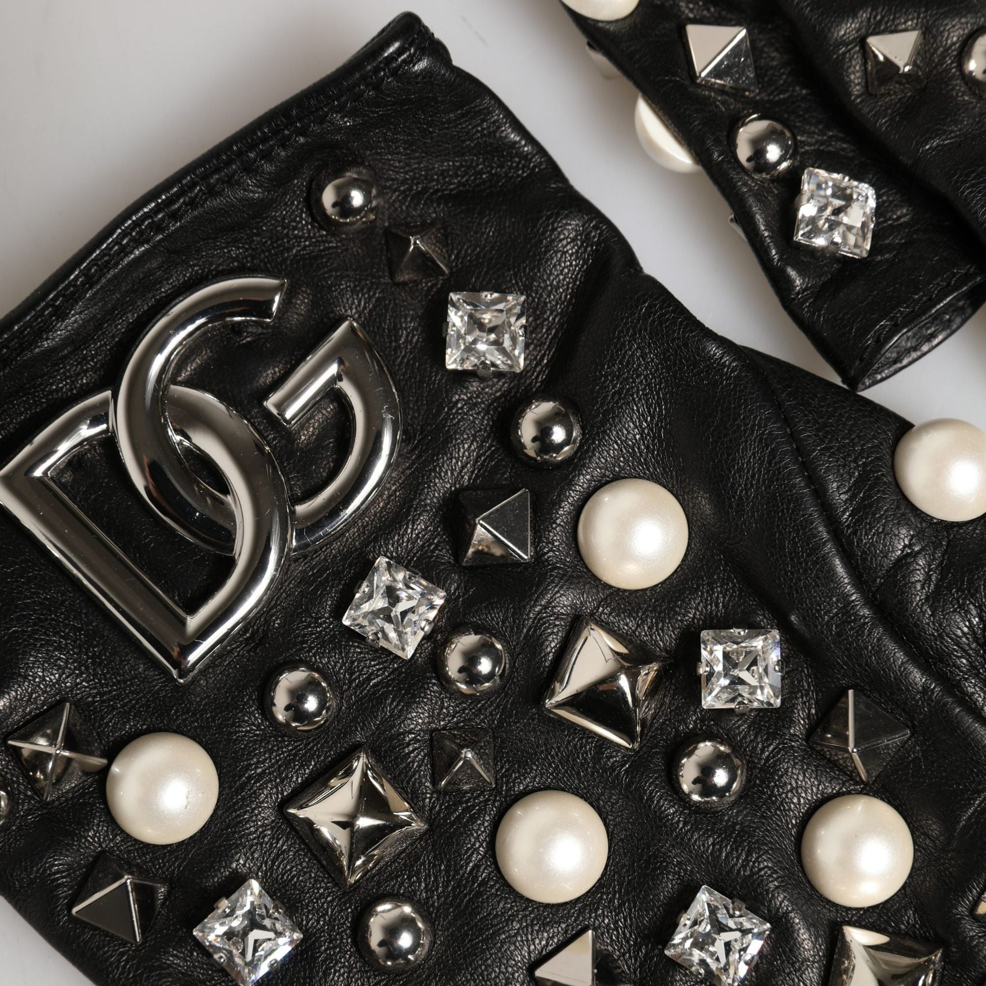 Dolce & Gabbana Black Pearl Embellished Wrist Length Gloves