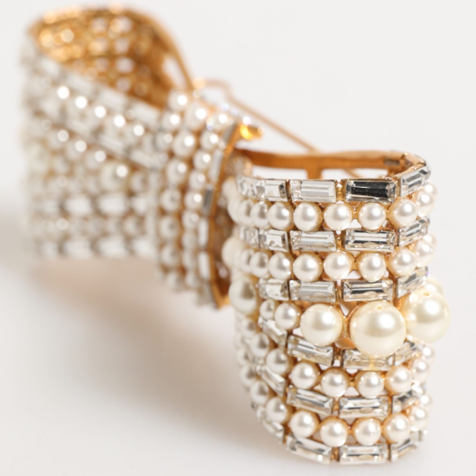 Dolce & Gabbana Gold Brass Glas Crystal Faux Pearl Embellished Brooch