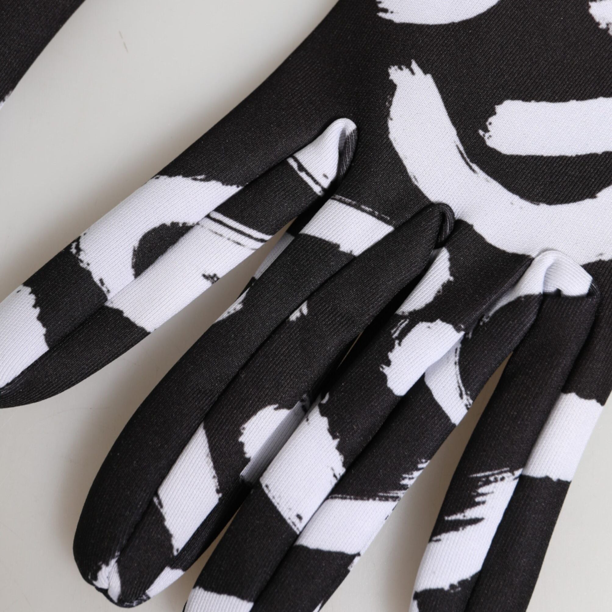 Dolce & Gabbana Black White DG Logo Elbow Length Mitten Gloves