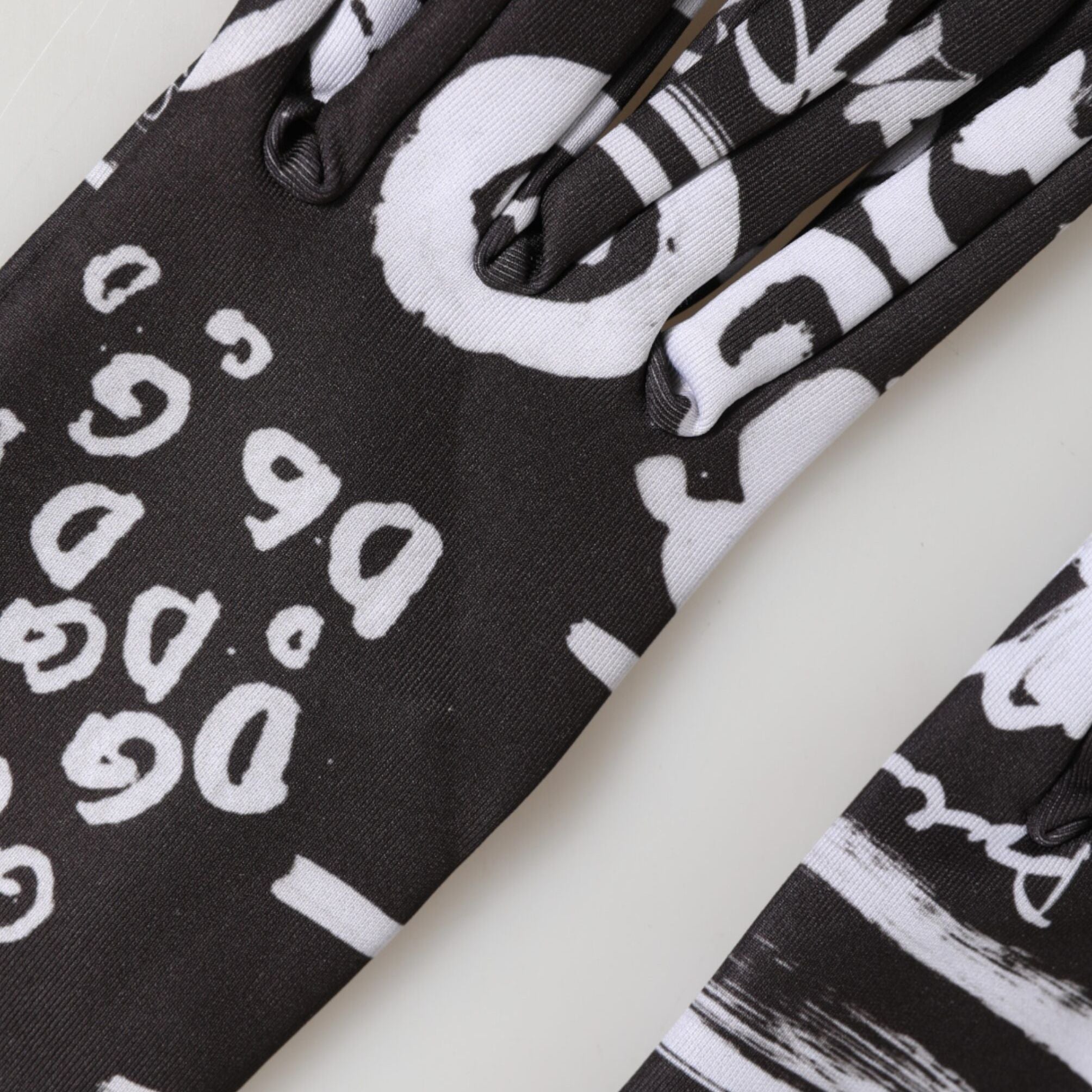 Dolce & Gabbana Black White DG Logo Elbow Length Mitten Gloves