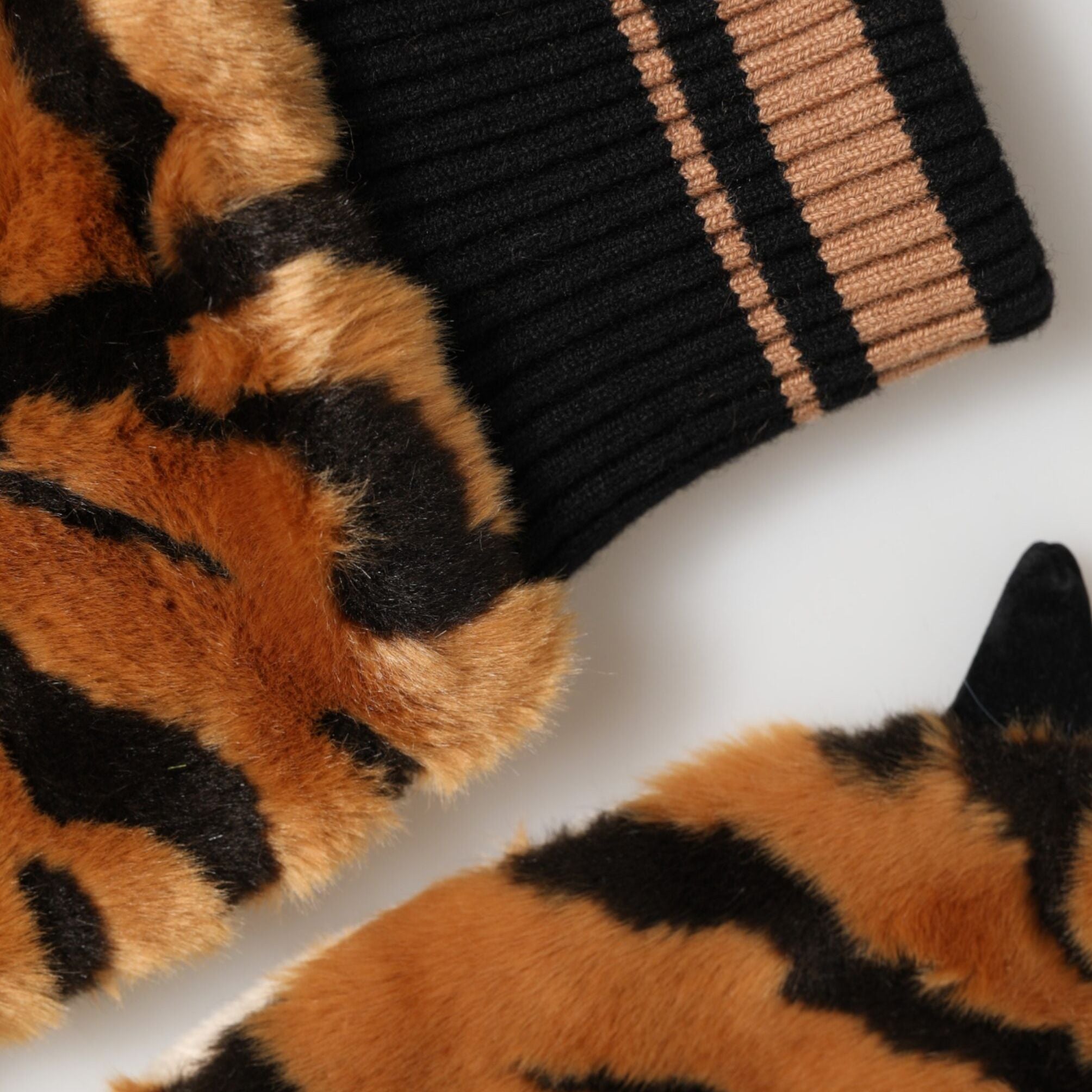 Dolce & Gabbana Brown Tiger Knitted Fur Wrist Mitten One Size Gloves