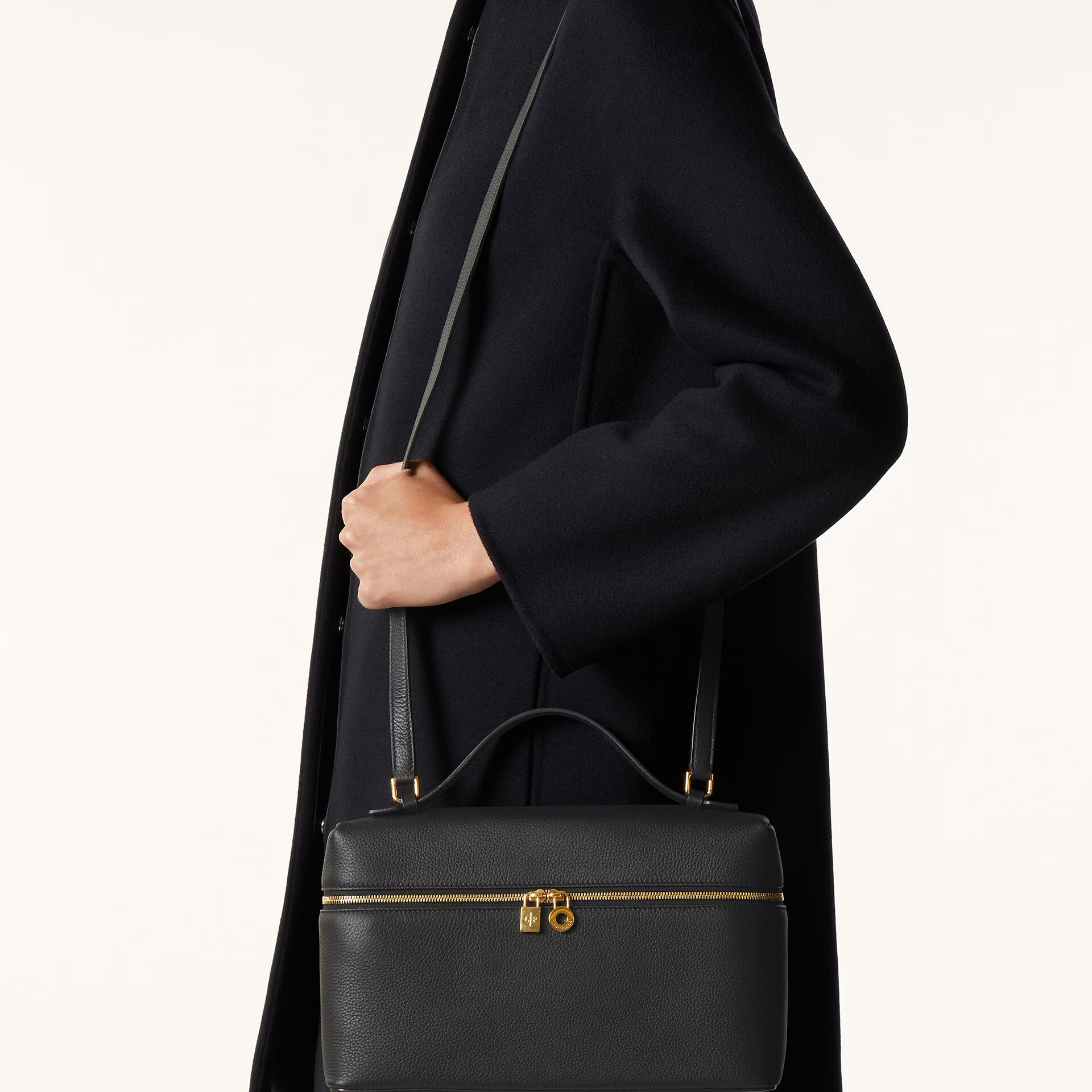 Loro Piana Extra Pocket L27 in Grained Calfksin