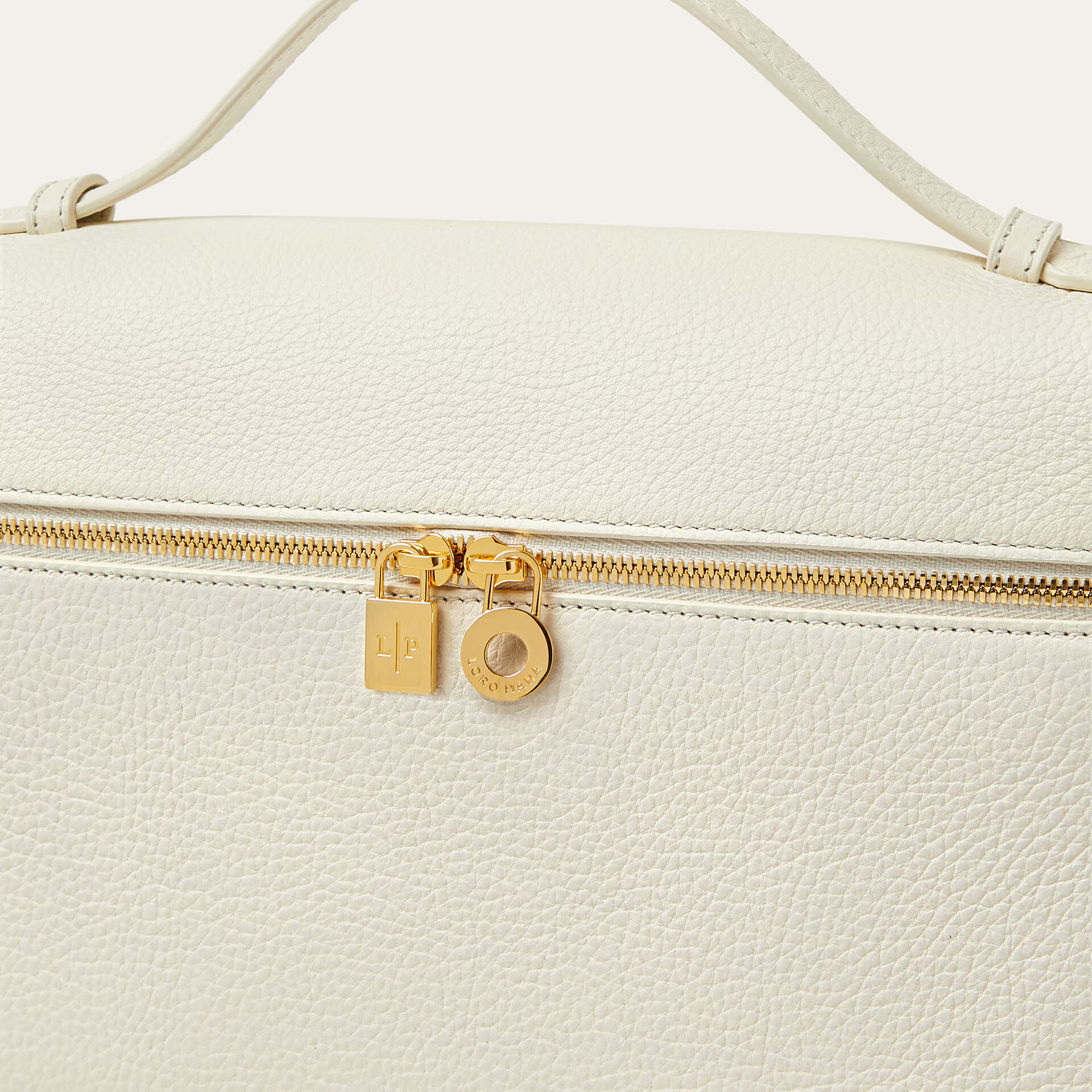 Loro Piana Extra Pocket L27 in Grained Calfksin