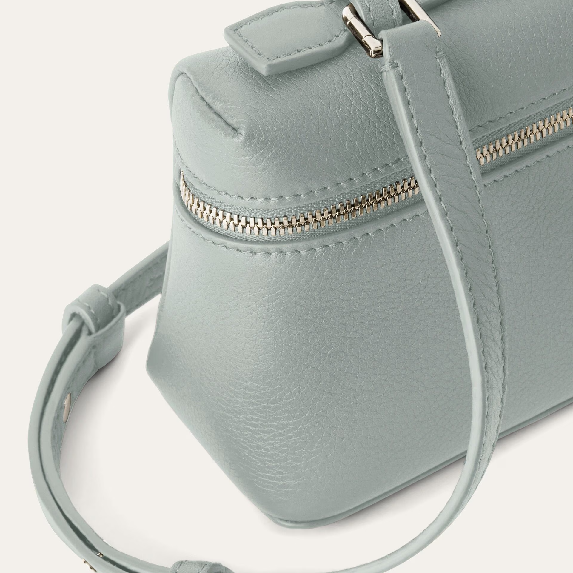 Loro Piana Extra Pocket L19 in Grained Calfskin
