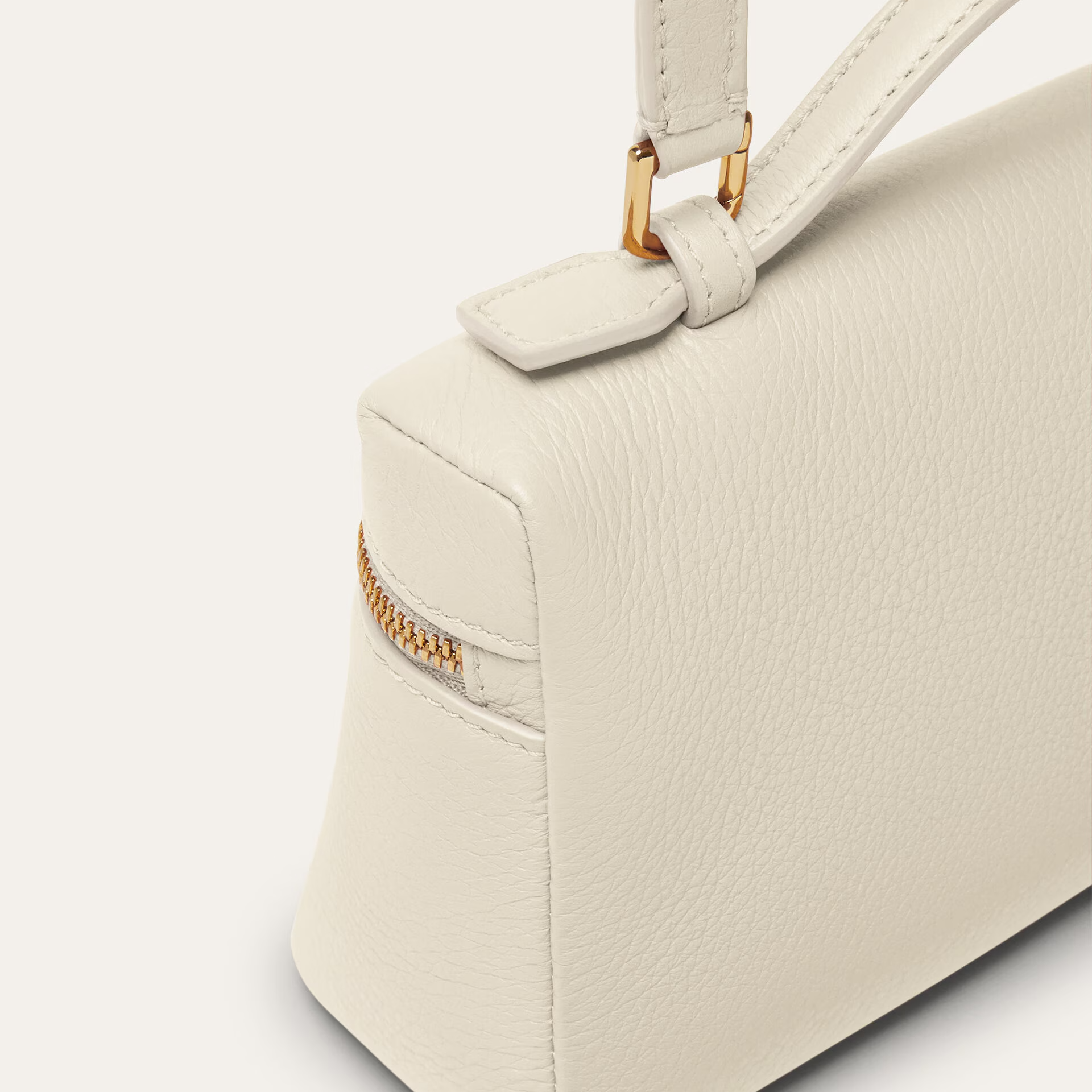 Loro Piana Extra Pocket L19 in Grained Calfskin
