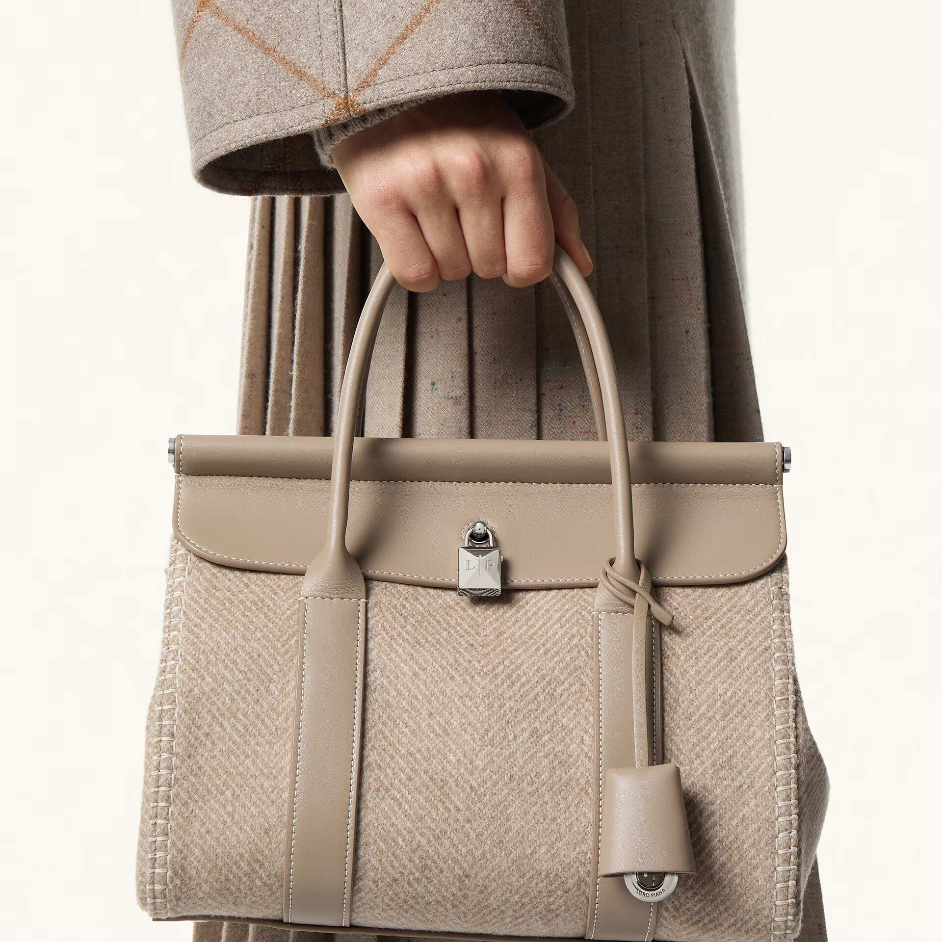 Loro Piana Loom bag L25 in Pecora Nera®