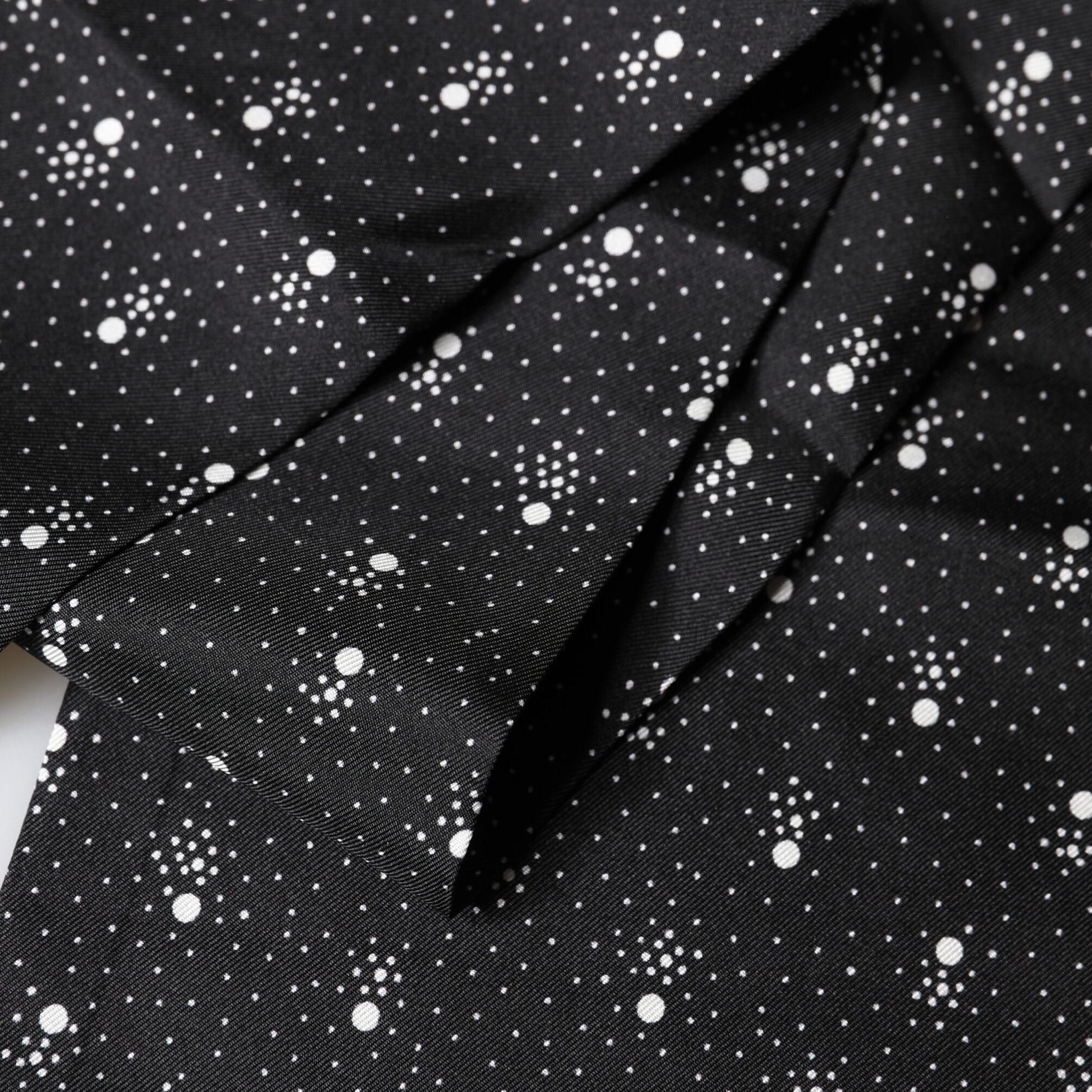 Dolce & Gabbana Black White Silk Dotted Print Foulard 140cm X 15cm Scarf