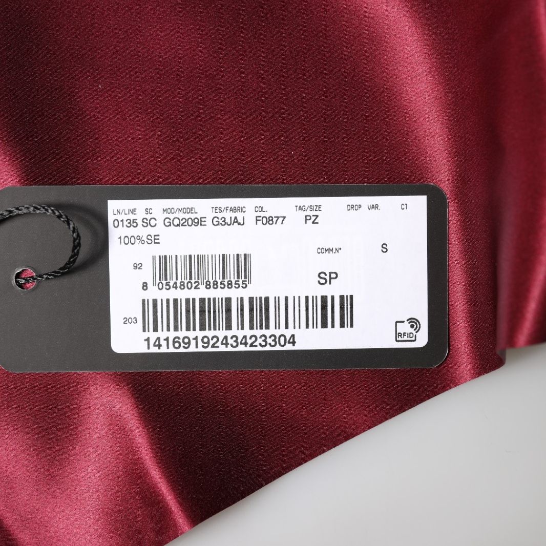 Dolce & Gabbana Red Satin Silk Fringes Men Foulard 137.5cm x14.5cm Scarf