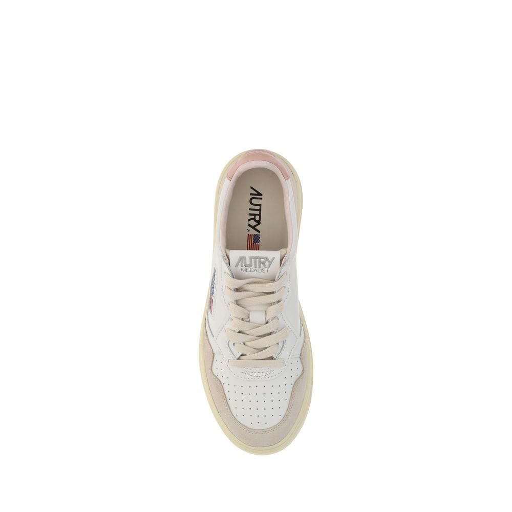 Autry White Calf Leather Bos Taurus Low Top Sneakers