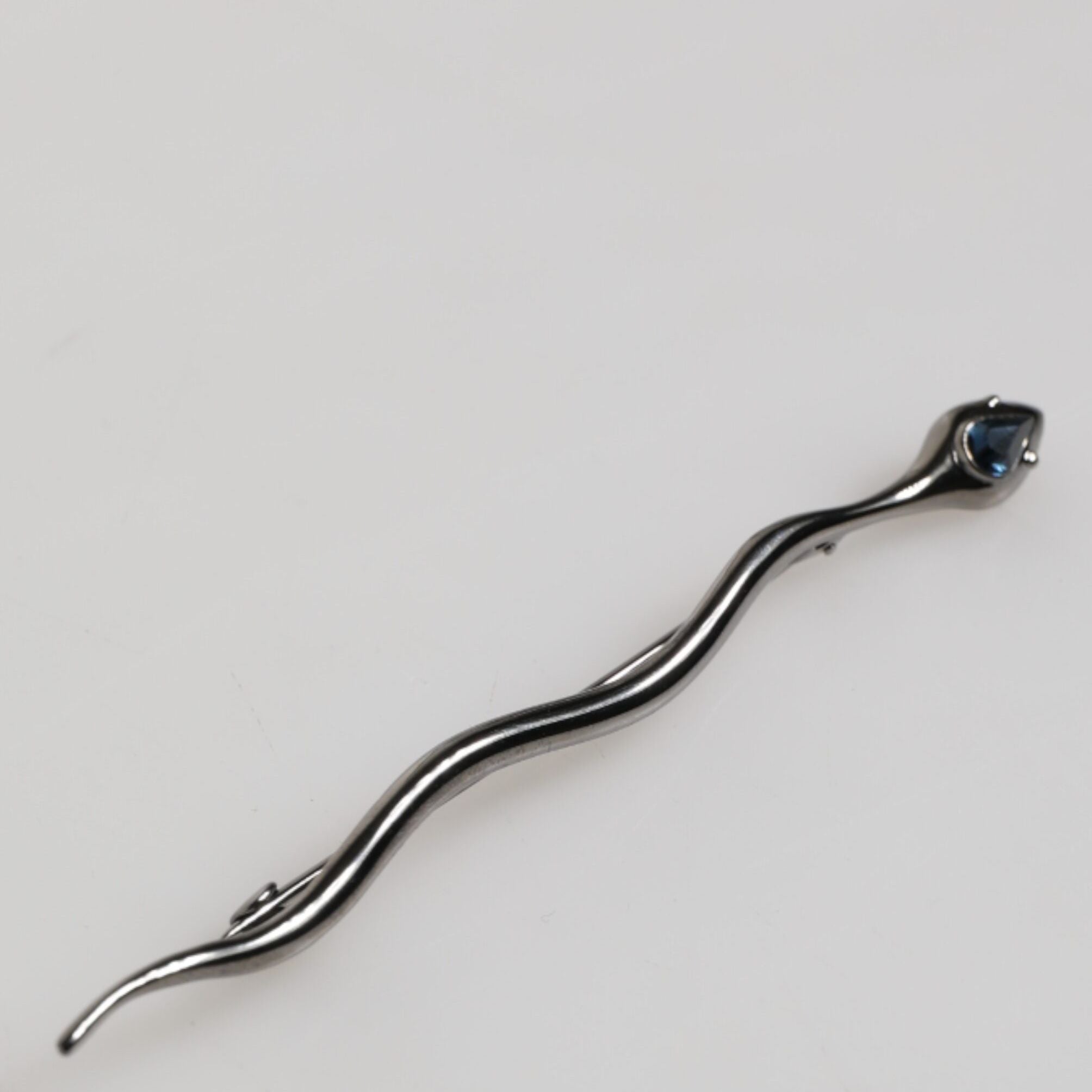 Dolce & Gabbana Black Brass Crystal Spilla Serpente Mens Brooch Pin