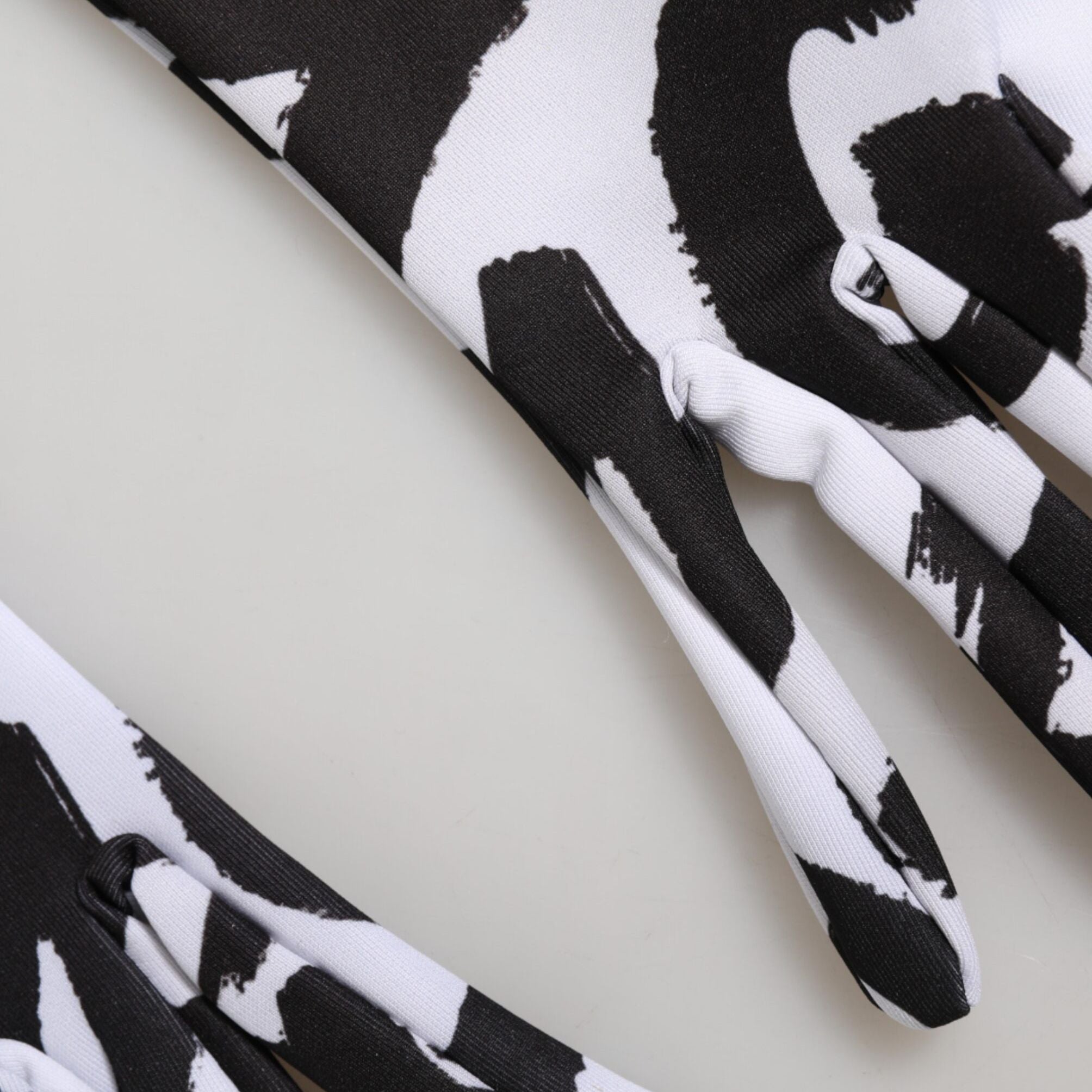 Dolce & Gabbana Black White DG Logo Elbow Length Mitten Gloves