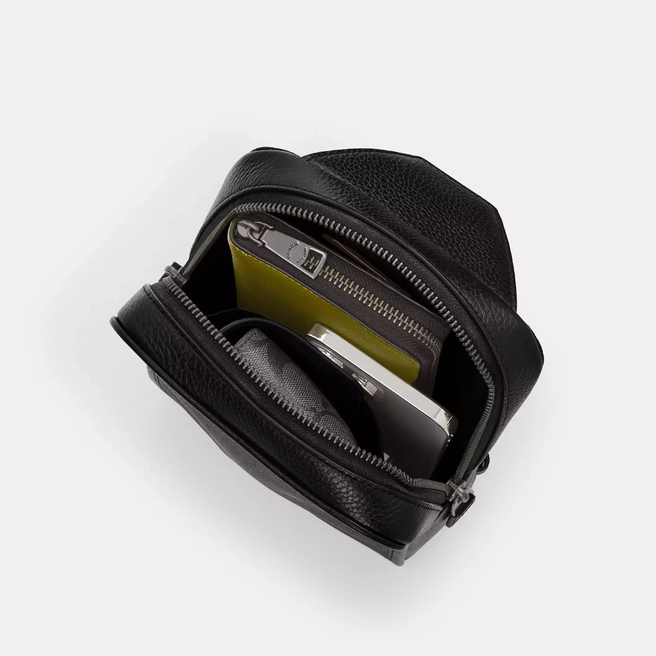 Coach Sullivan Pack In Signature Canvas