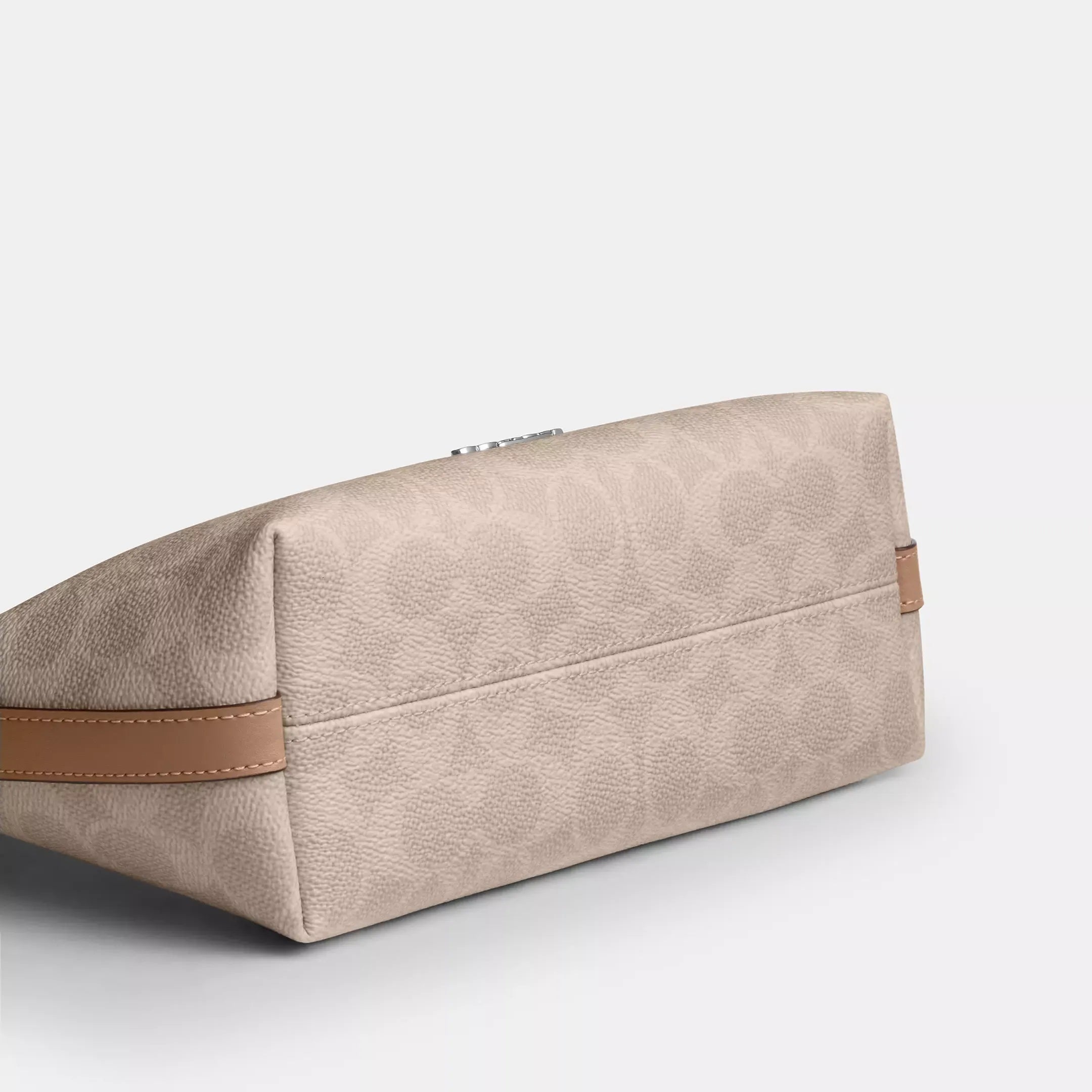 coach Caitlin Shoulder Bag In Signature Canvas