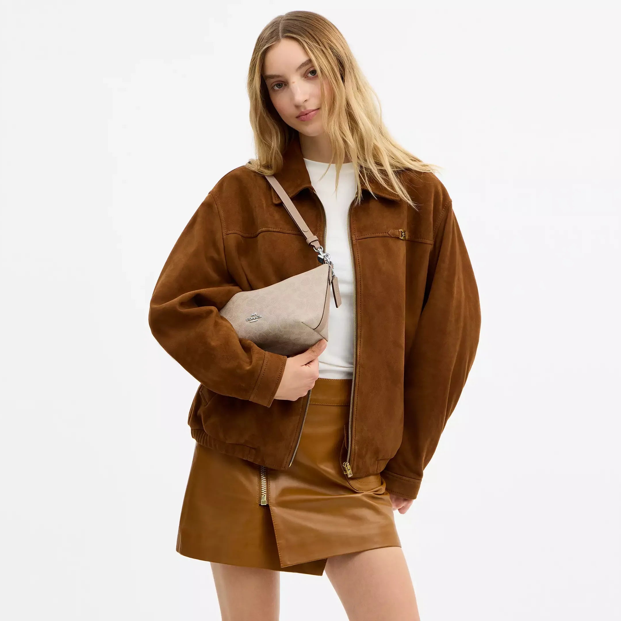 coach Caitlin Shoulder Bag In Signature Canvas