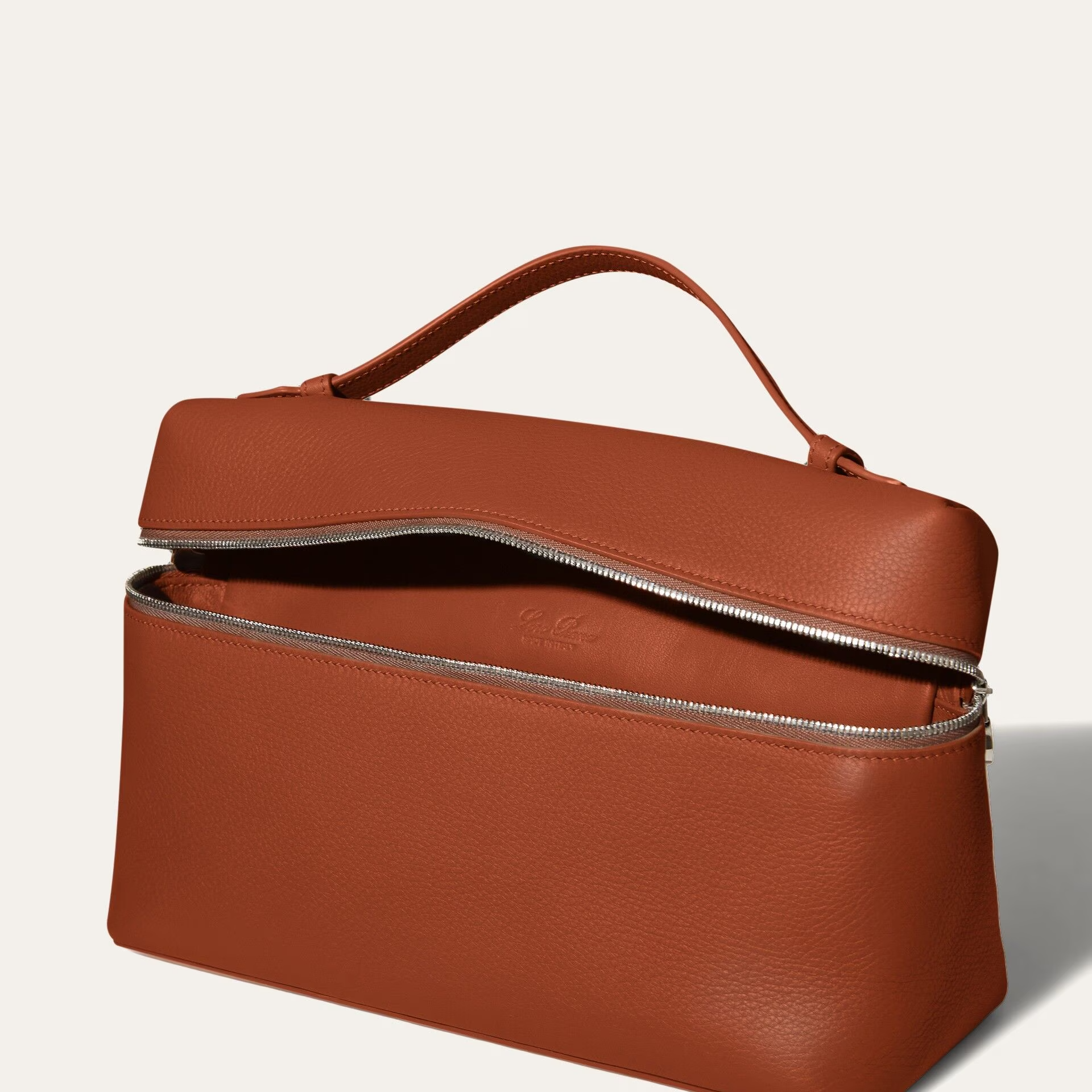 Loro Piana Extra Pocket L27 in Grained Calfksin