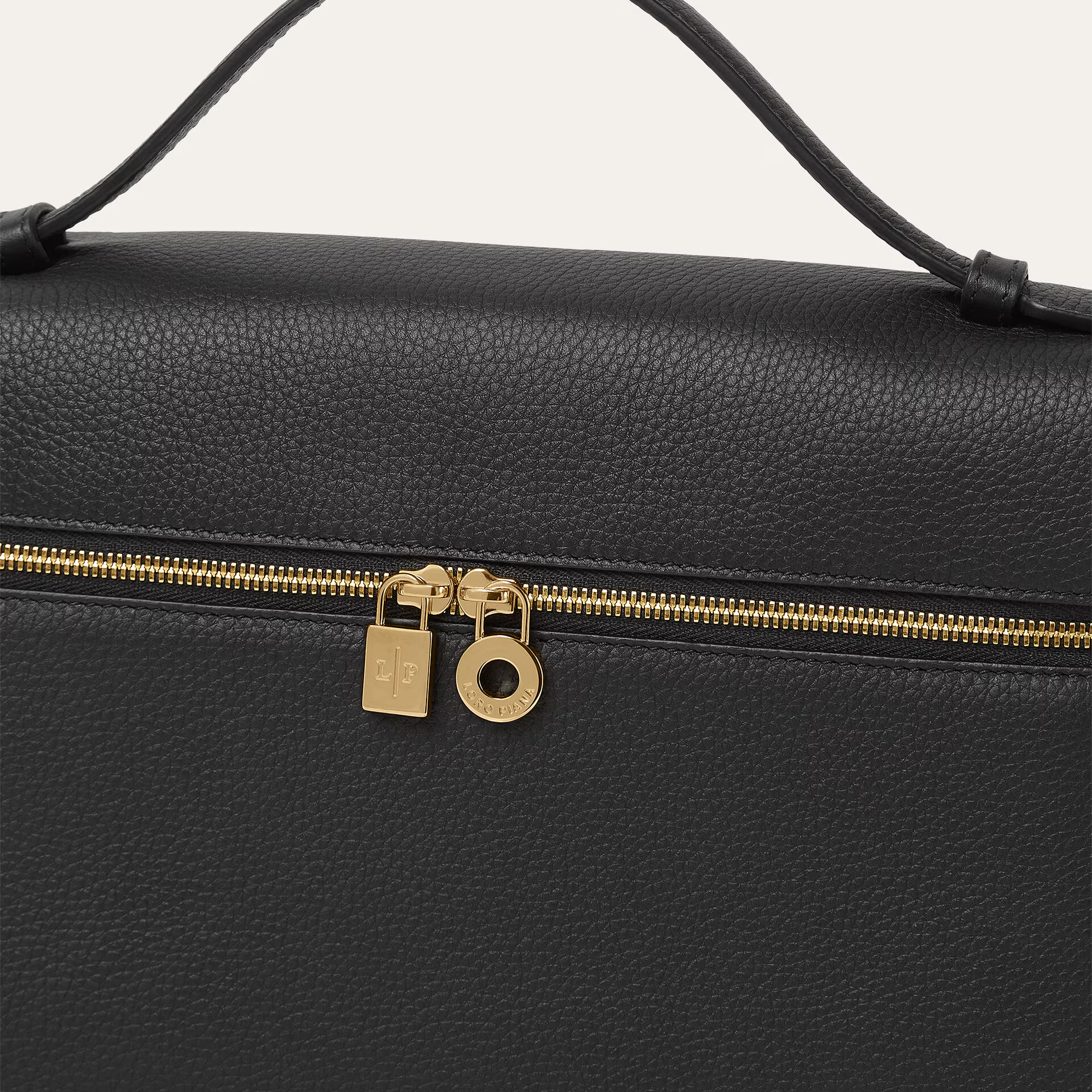 Loro Piana Extra Pocket L27 in Grained Calfksin