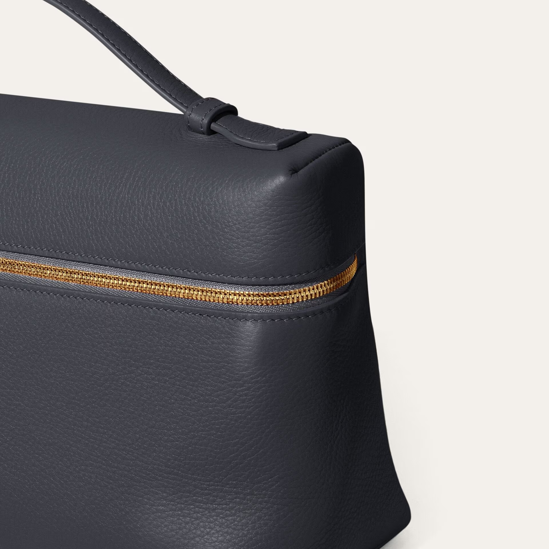 Loro Piana Extra Pocket L27 in Grained Calfksin