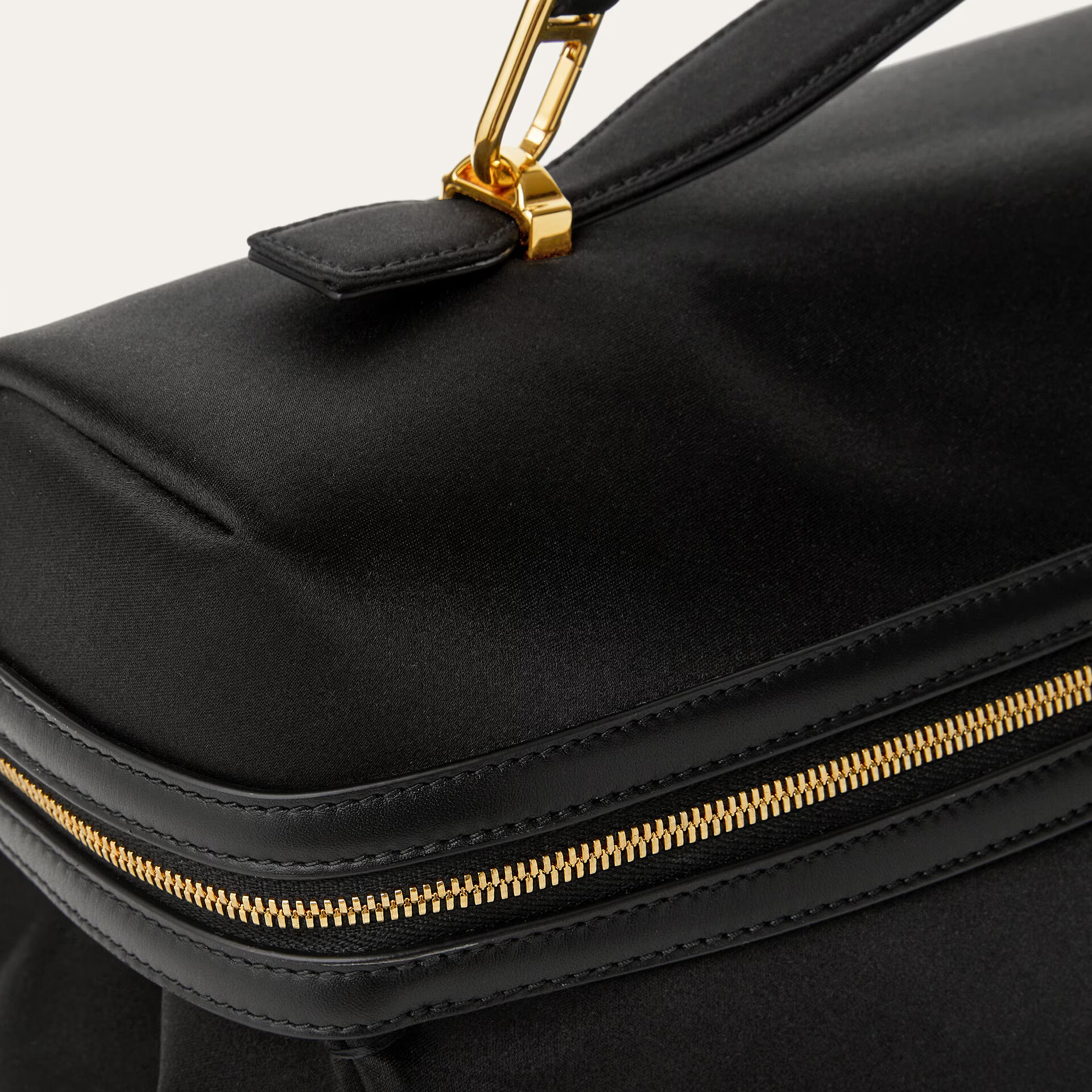 Loro Piana Extra Softy Bag L44 in Silk
